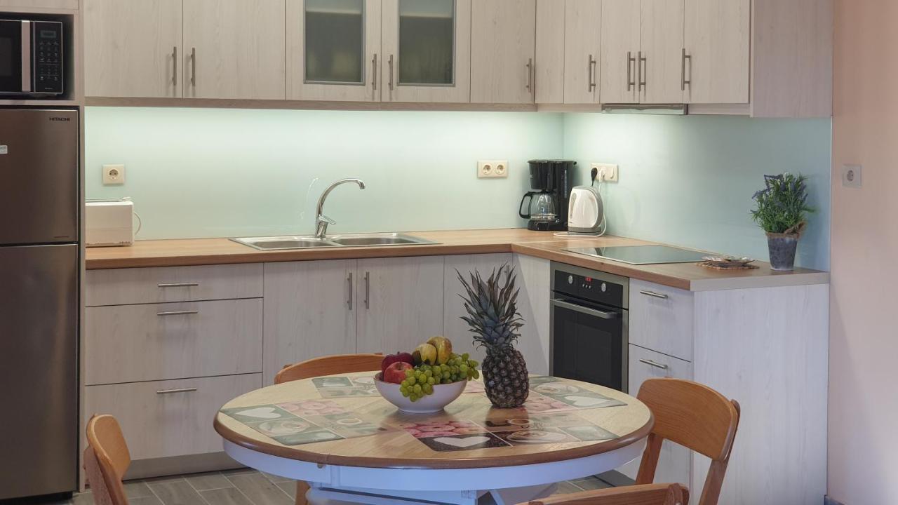Helen Apartments & Studios Агиос Стефанос Экстерьер фото
