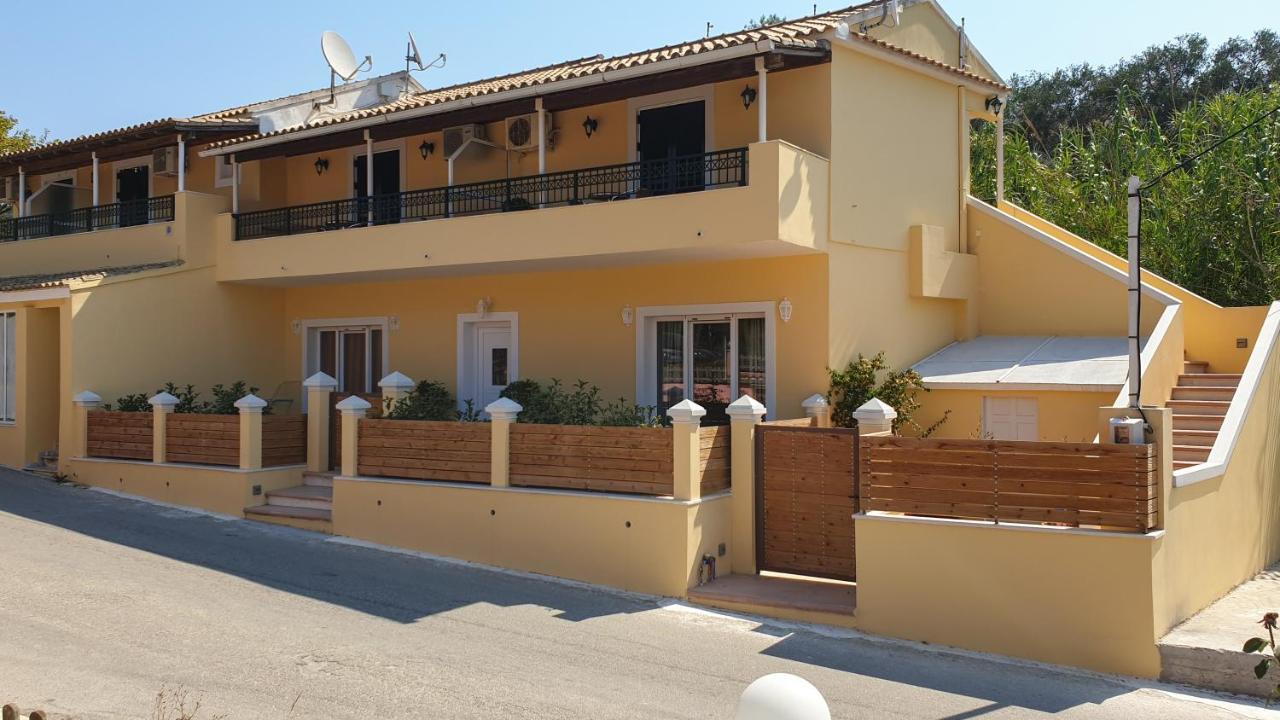 Helen Apartments & Studios Агиос Стефанос Экстерьер фото