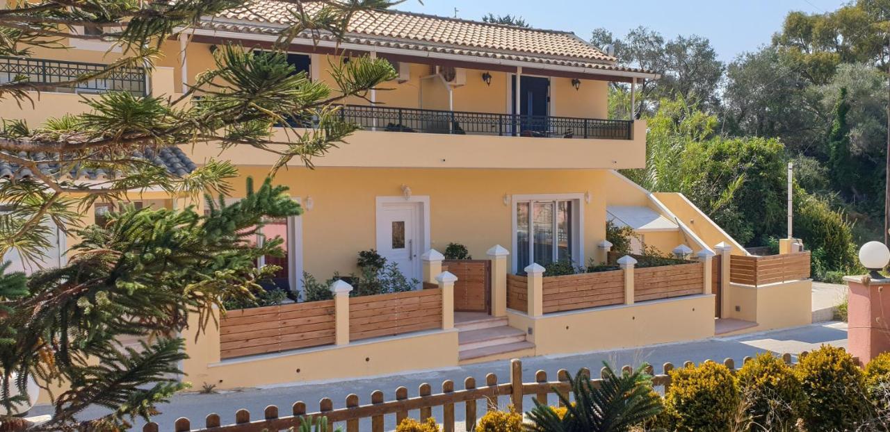 Helen Apartments & Studios Агиос Стефанос Экстерьер фото