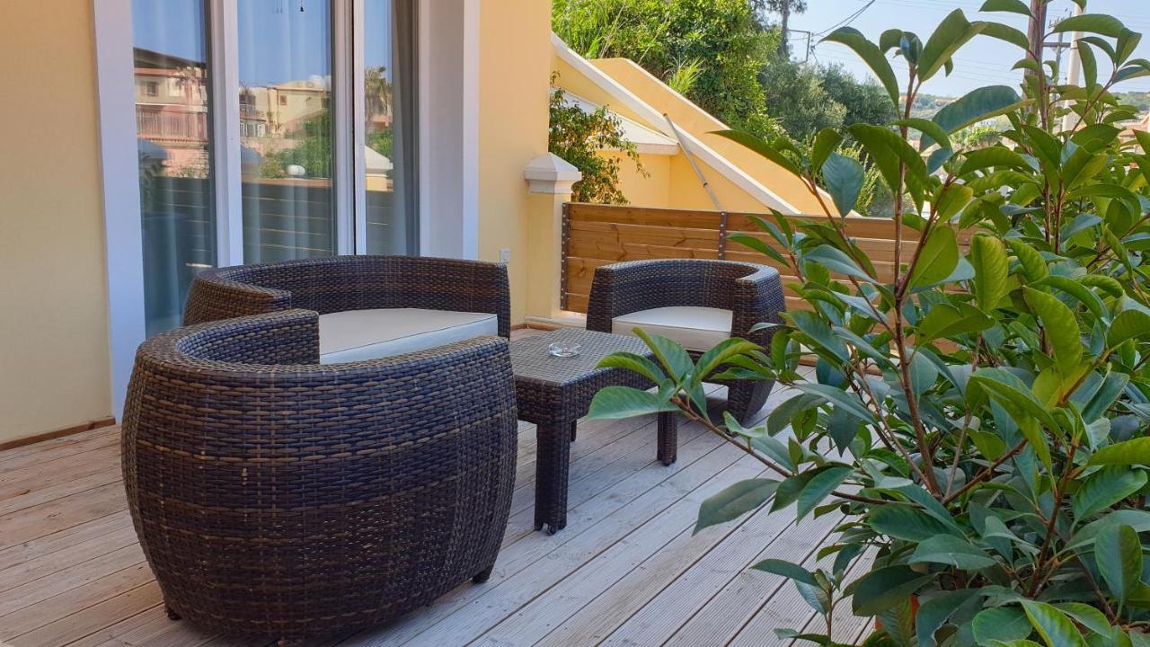 Helen Apartments & Studios Агиос Стефанос Экстерьер фото