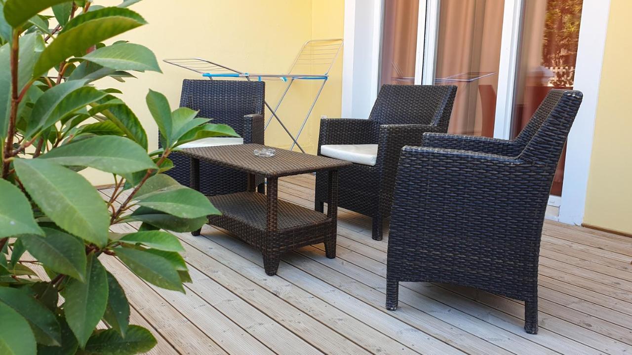 Helen Apartments & Studios Агиос Стефанос Экстерьер фото