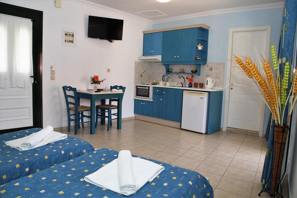 Helen Apartments & Studios Агиос Стефанос Экстерьер фото