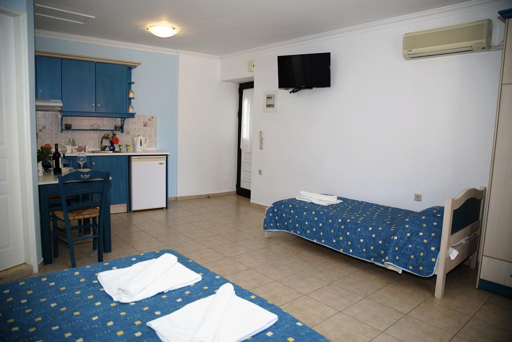 Helen Apartments & Studios Агиос Стефанос Экстерьер фото